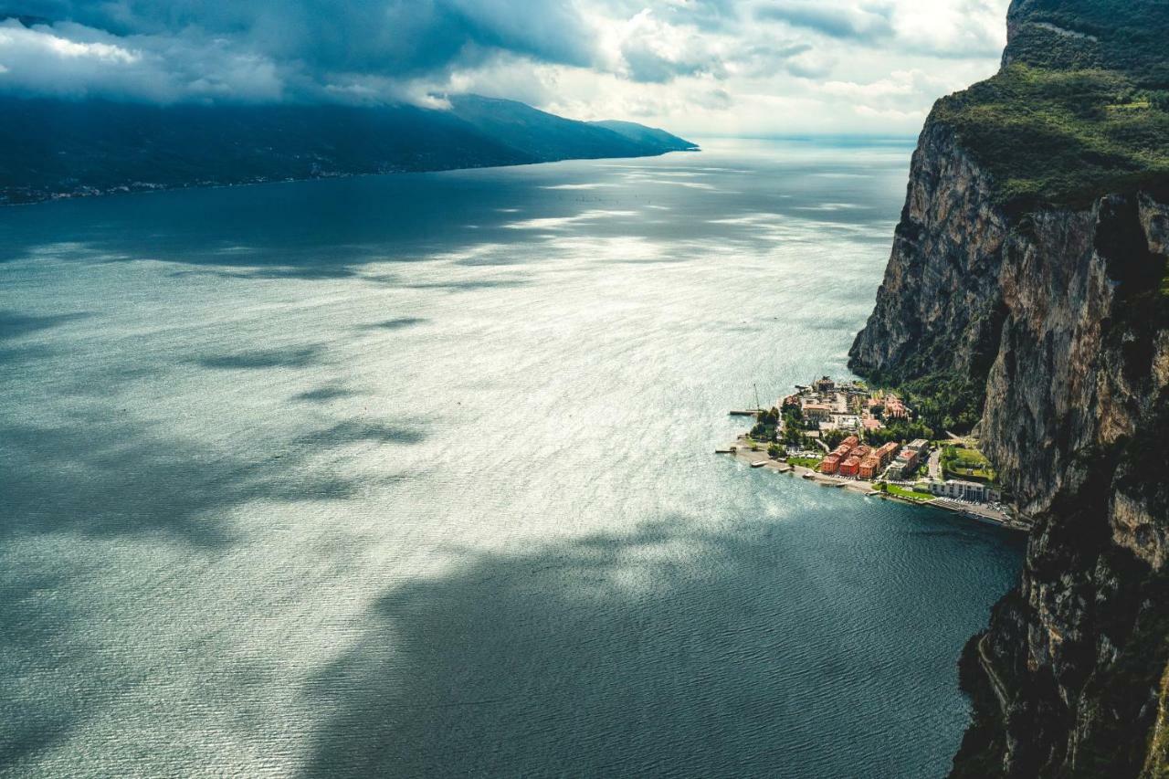 Antica Casa Alboletta - Appartamento Frida Kahlo Riva del Garda Exterior photo