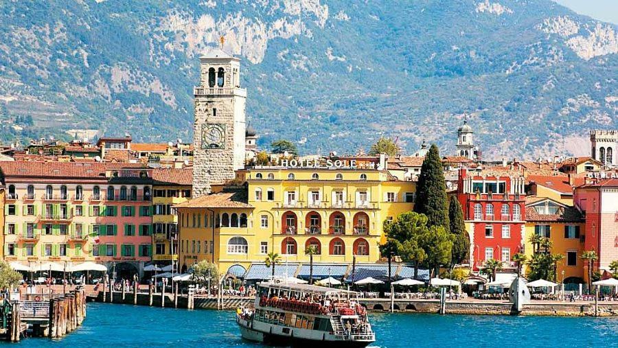 Antica Casa Alboletta - Appartamento Frida Kahlo Riva del Garda Exterior photo
